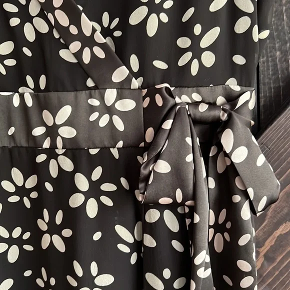 Talbots silk dress size 6 - Picture 3 of 5